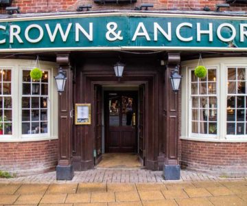 The-Crown-and-Anchor-Winchester-13